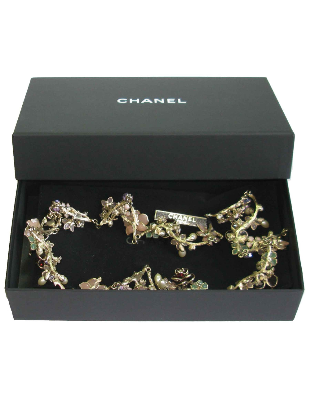 xxx Ceinture Couture CHANEL en métal doré or pâle, fleur en pâte de verre de couleur, perles nacrées et strass