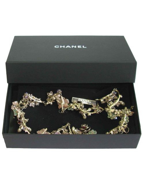 xxx Ceinture Couture CHANEL en métal doré or pâle, fleur en pâte de verre de couleur, perles nacrées et strass