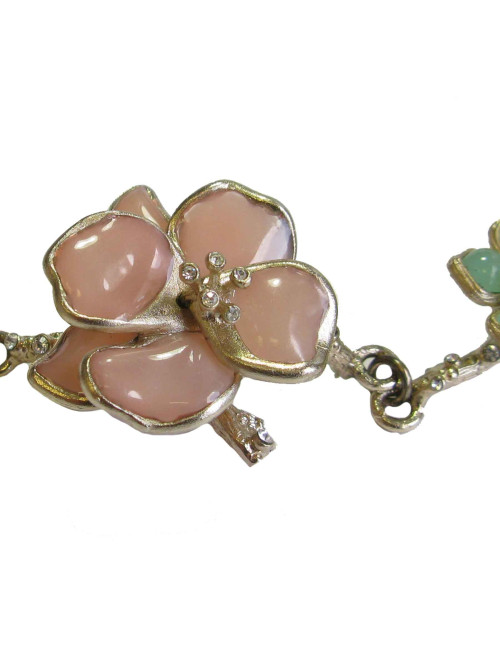 xxx Ceinture Couture CHANEL en métal doré or pâle, fleur en pâte de verre de couleur, perles nacrées et strass