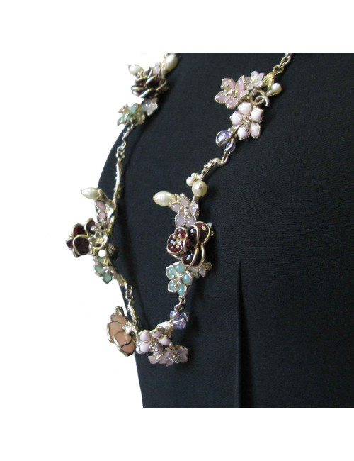 xxx Ceinture Couture CHANEL en métal doré or pâle, fleur en pâte de verre de couleur, perles nacrées et strass