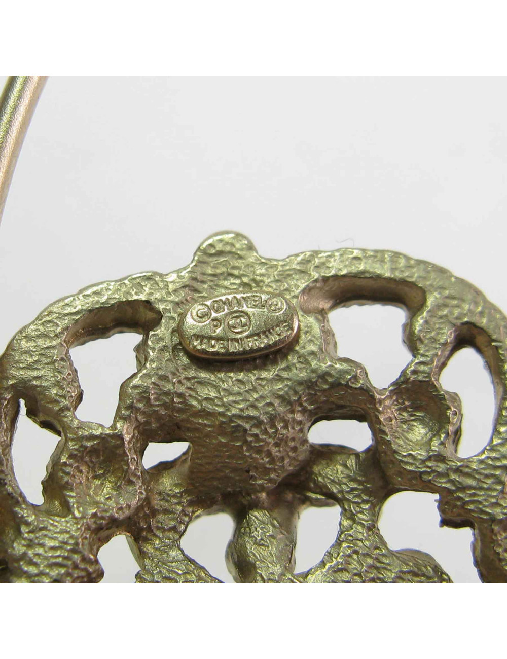 Boucle d'oreille clip CHANEL "Paris-Bombay" chaines pendantes