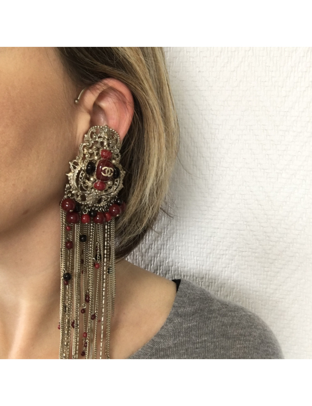Boucle d'oreille clip CHANEL "Paris-Bombay" chaines pendantes