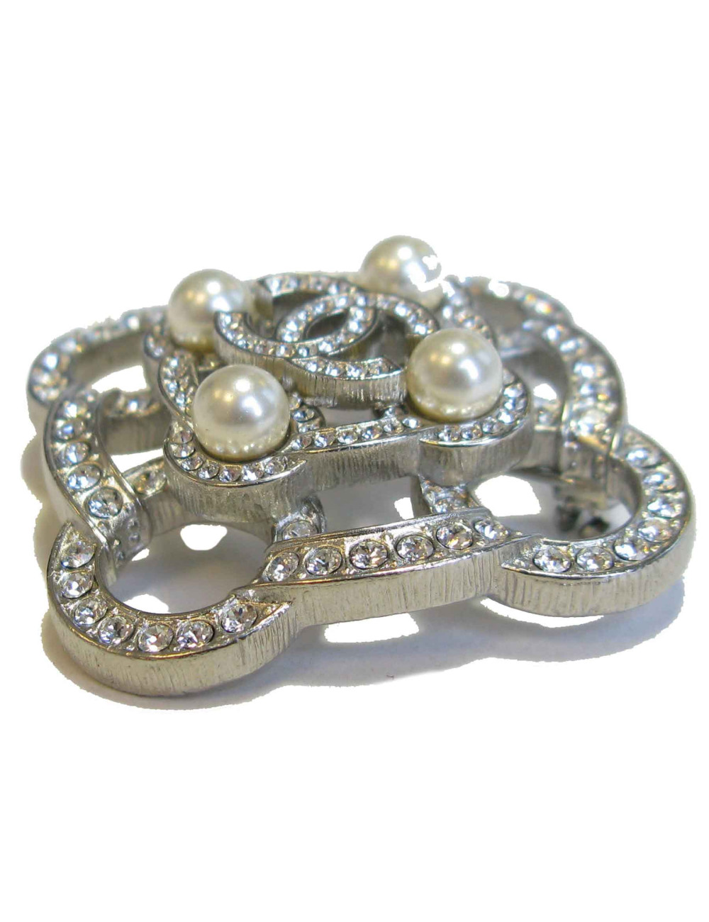 Chanel CC brooch with rhinestone and pearl
