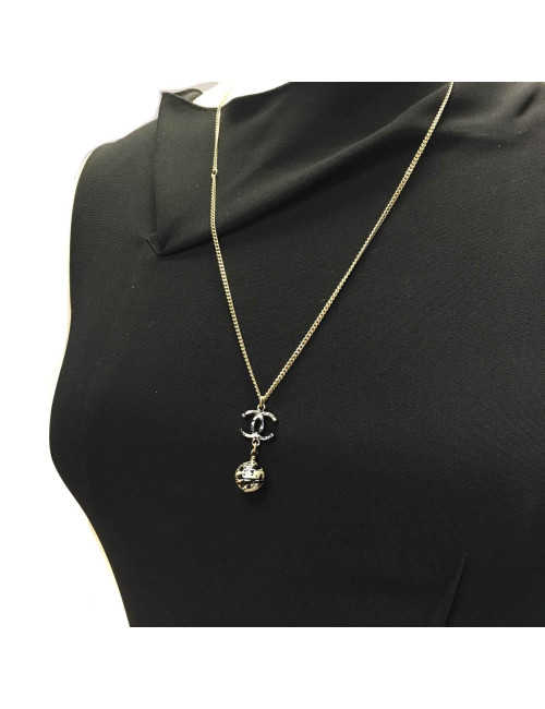 Collier CHANEL pendentif boule 