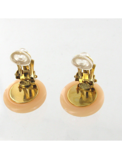 Clips oreilles CHANEL en résine rose pâle