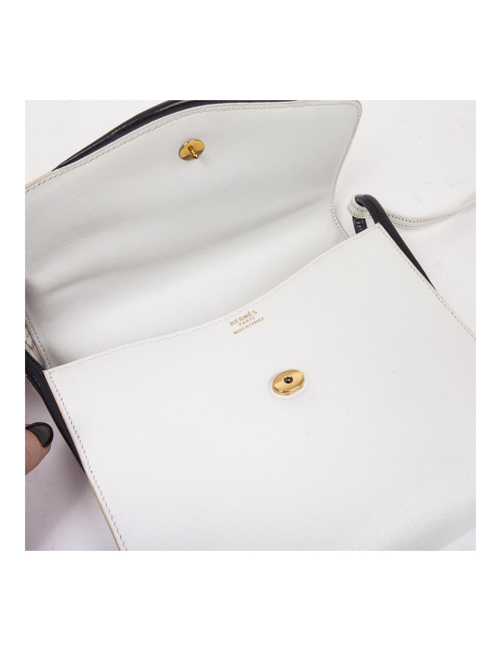 HERMES vintage bag in white leather and night blue trim