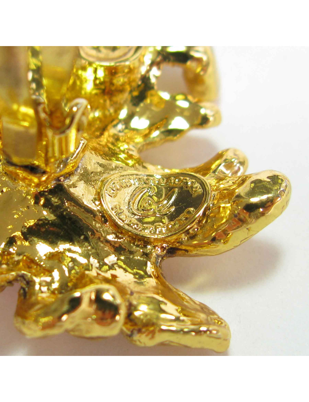 Boucles d'oreille clips CHRISTIAN LACROIX Vintage en métal doré