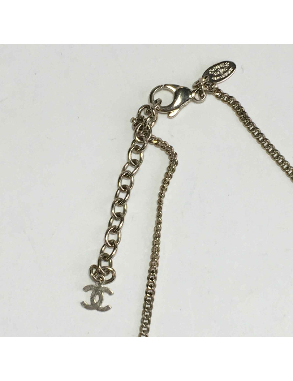 Collier pendentif CHANEL boule CC inclusion de perles nacrées