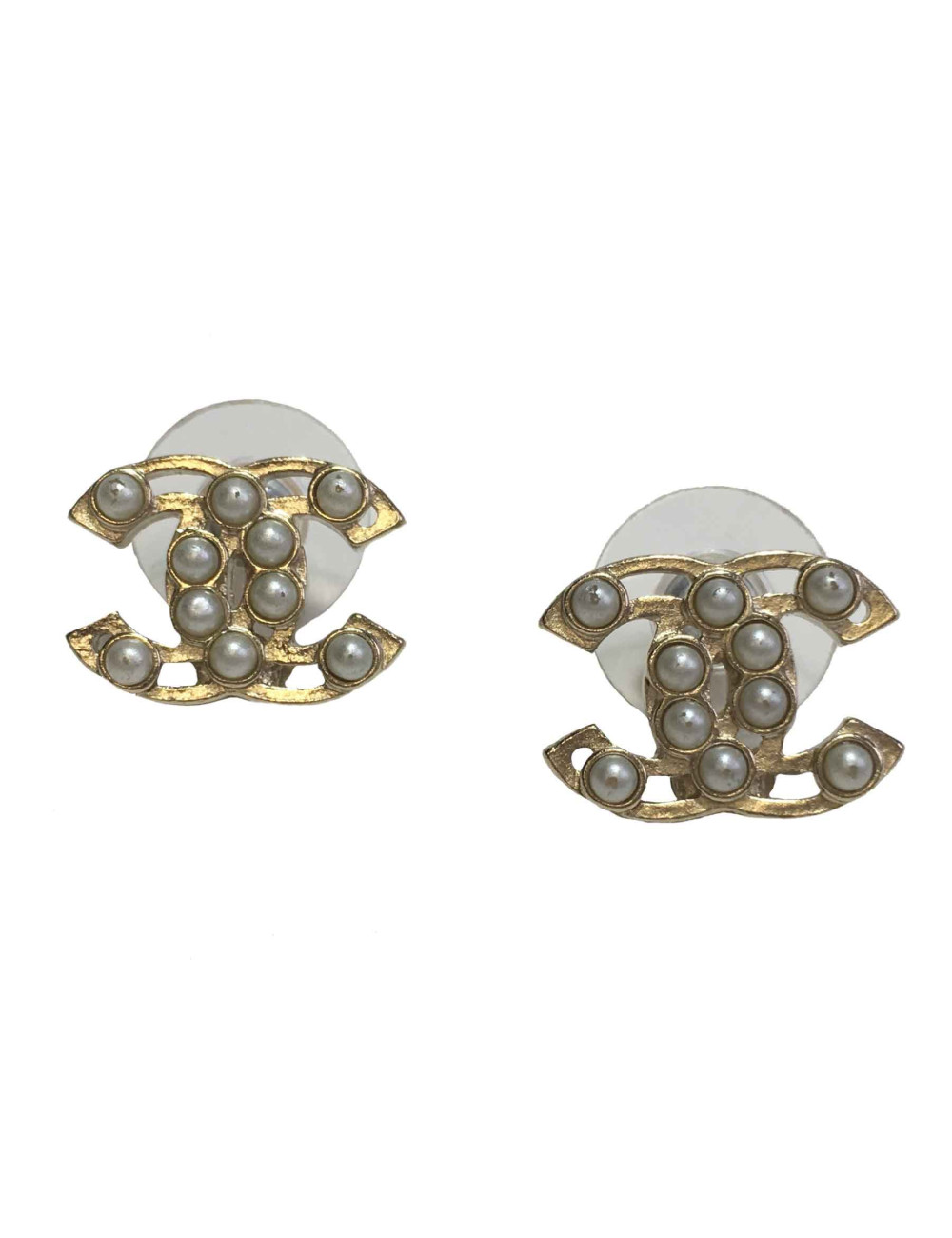 Boucles d'oreilles clous chanel perles nacrées et métal doré à l'or fin