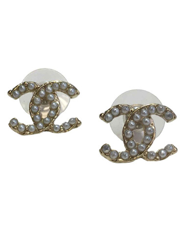 Boucles d'oreilles clous CHANEL perlés en métal doré