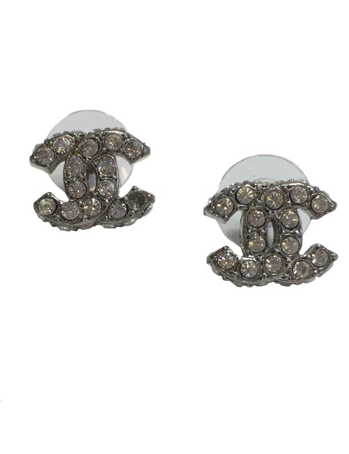 Boucles d'oreilles clous CHANEL CC en métal argenté et strass