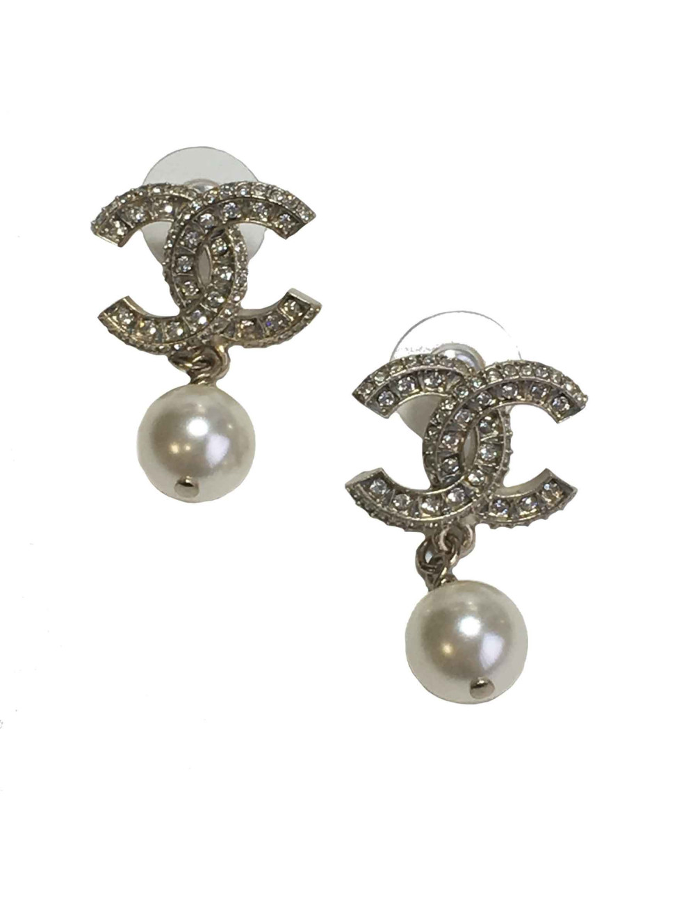 Boucles d'oreilles clous CHANEL pendants CC strass et perle nacrée