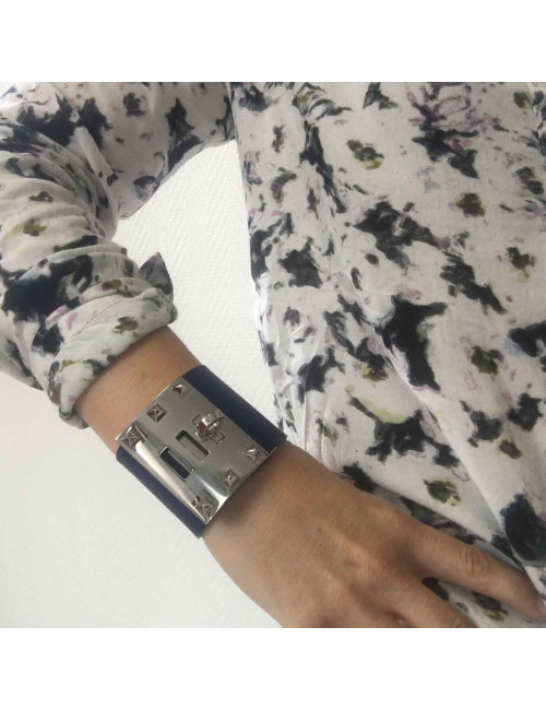 xxx Manchette HERMES modèle Extrême en cuir veau swift bleu saphir 