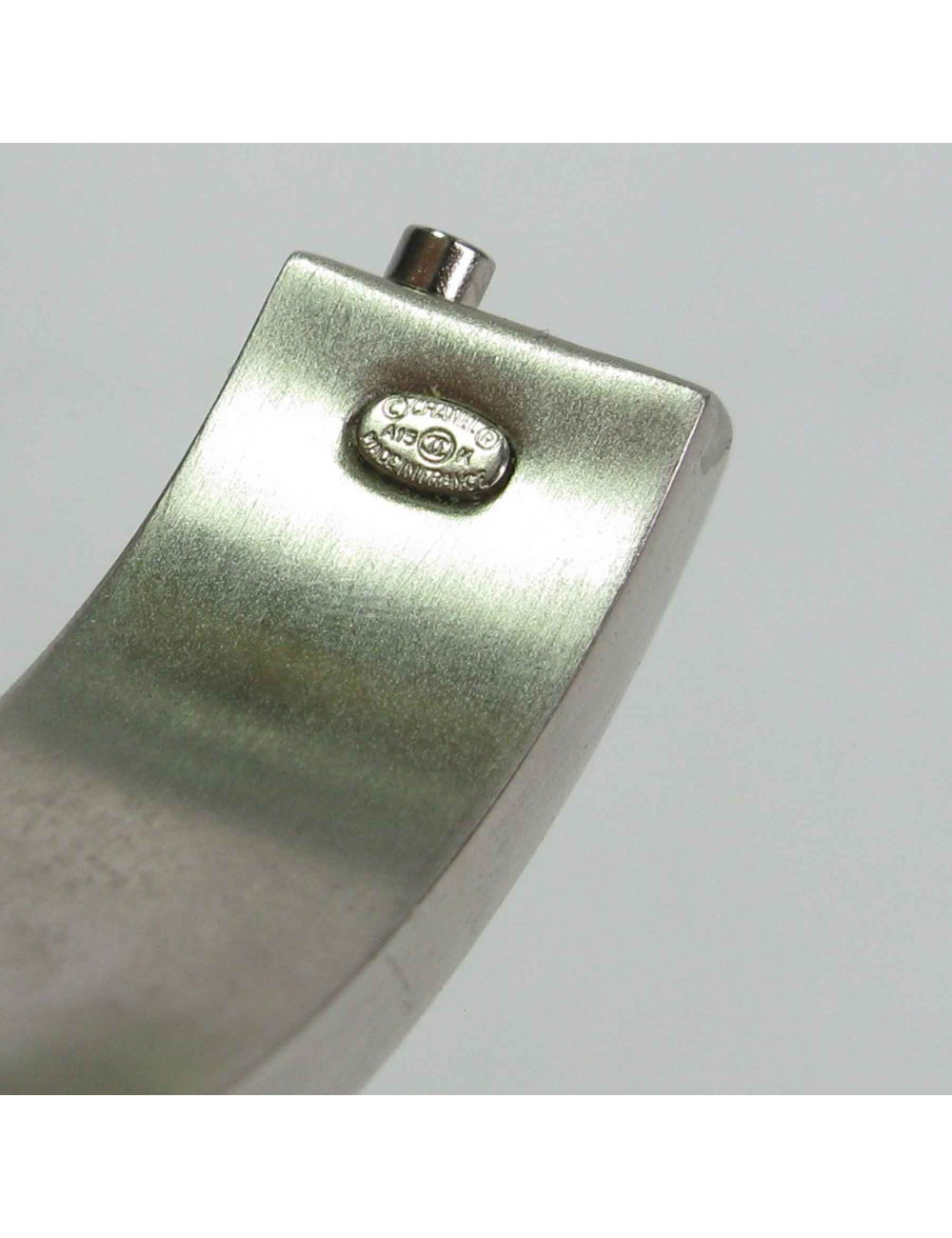 Bracelet CHANEL rigide strass  noirs et brillants