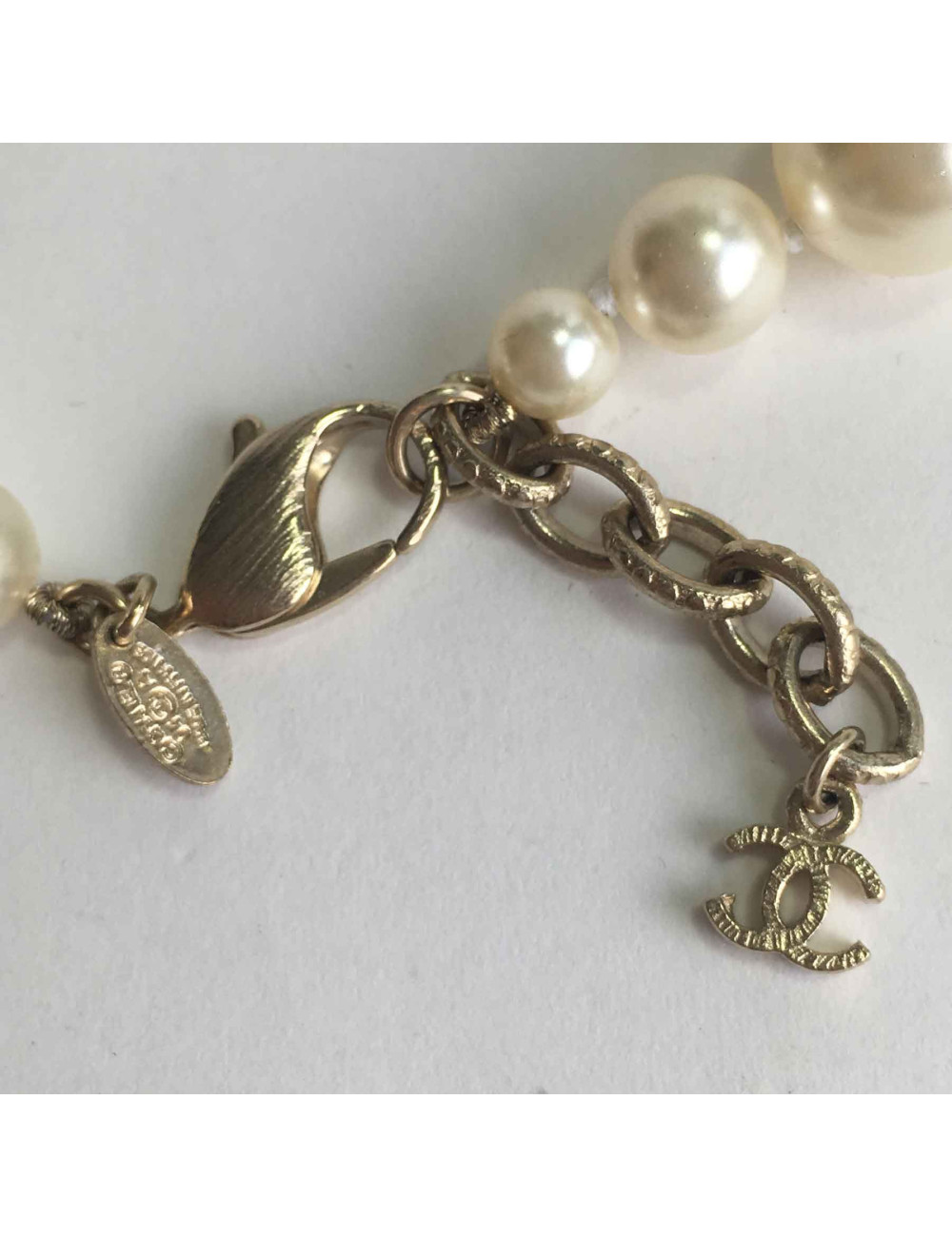 Sautoir double rangs chanel perles nacrées et CC doré