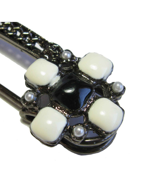 Epingle CHANEL en ruthénium et résine noire et blanche