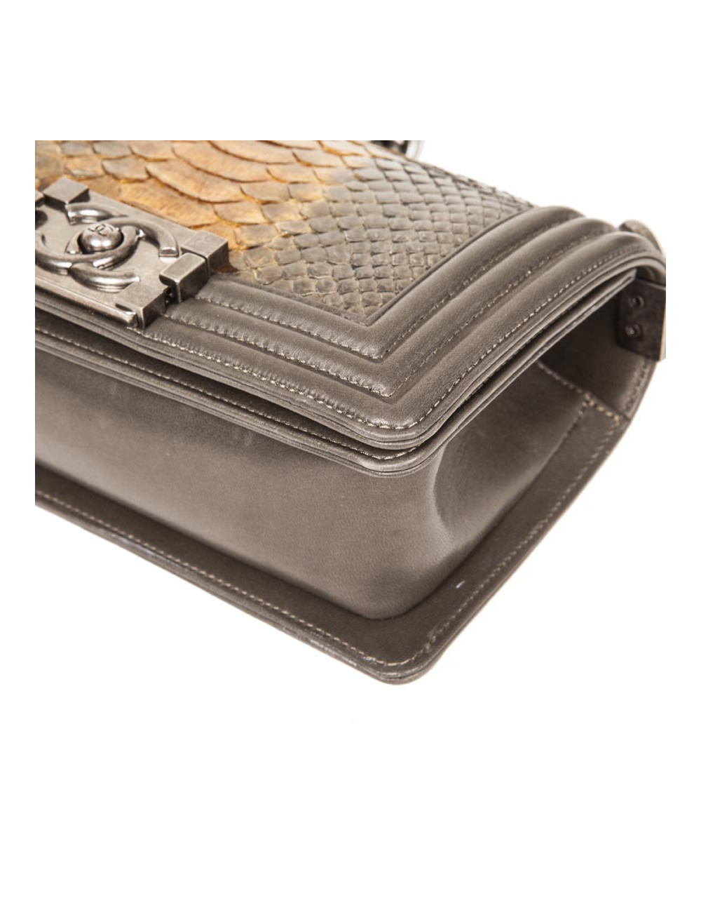 Chanel Boy bag in kaki leather and python 