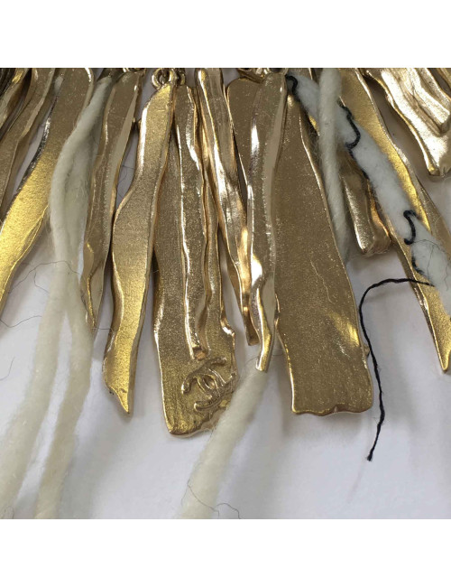 Ceinture CHANEL en cote de maille en métal doré et chutes de laine