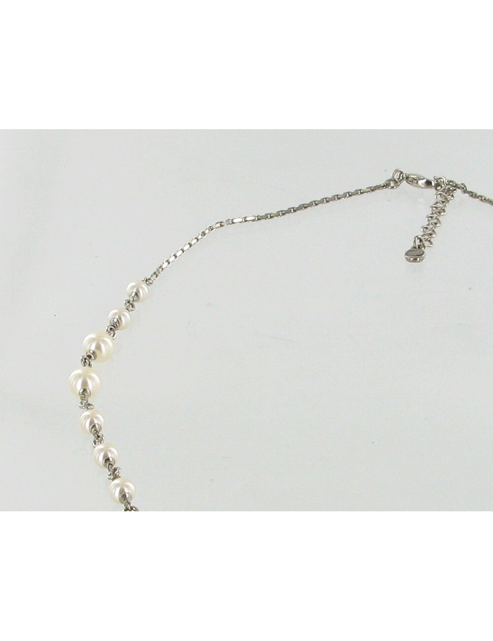 Sautoir CHANEL "CC" et perles nacrées