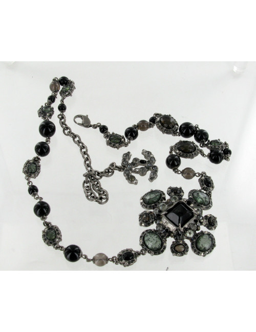 Sautoir CHANEL en perles et pierres 