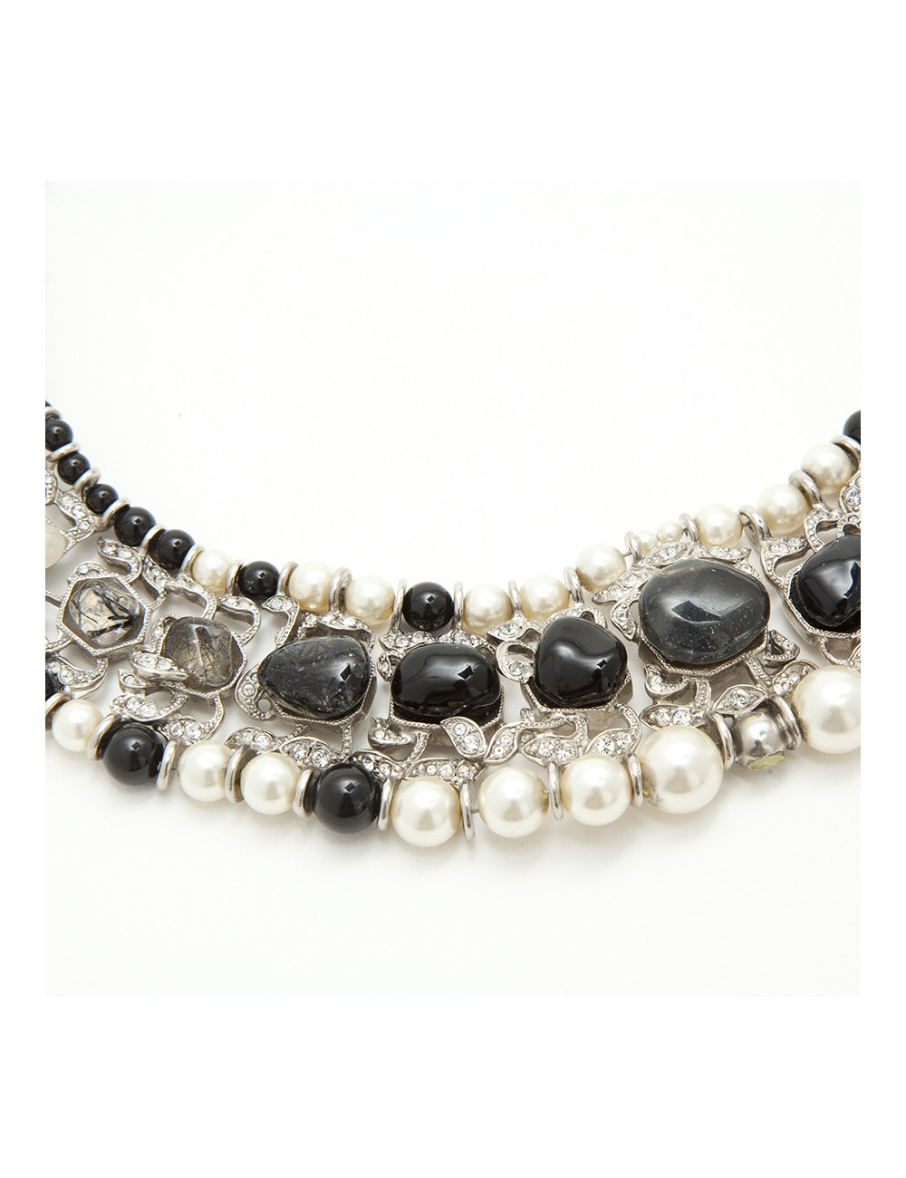 Collier CHANEL perles nacrées  et noires et strass