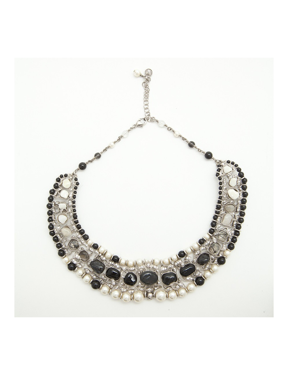 Collier CHANEL perles nacrées  et noires et strass