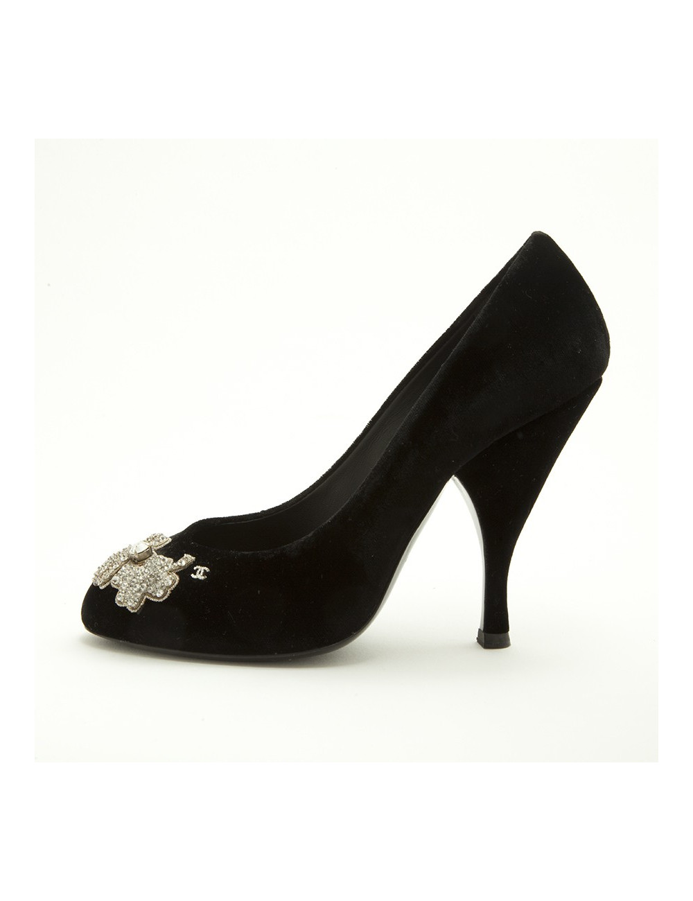 CHANEL Couture Pumps Size 37.5FR in black silk velvet and embroidery