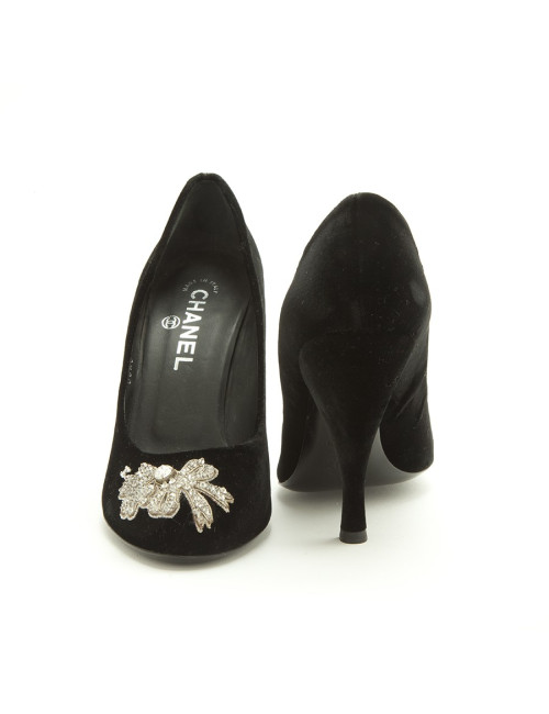 CHANEL Couture Pumps Size 37.5FR in black silk velvet and embroidery