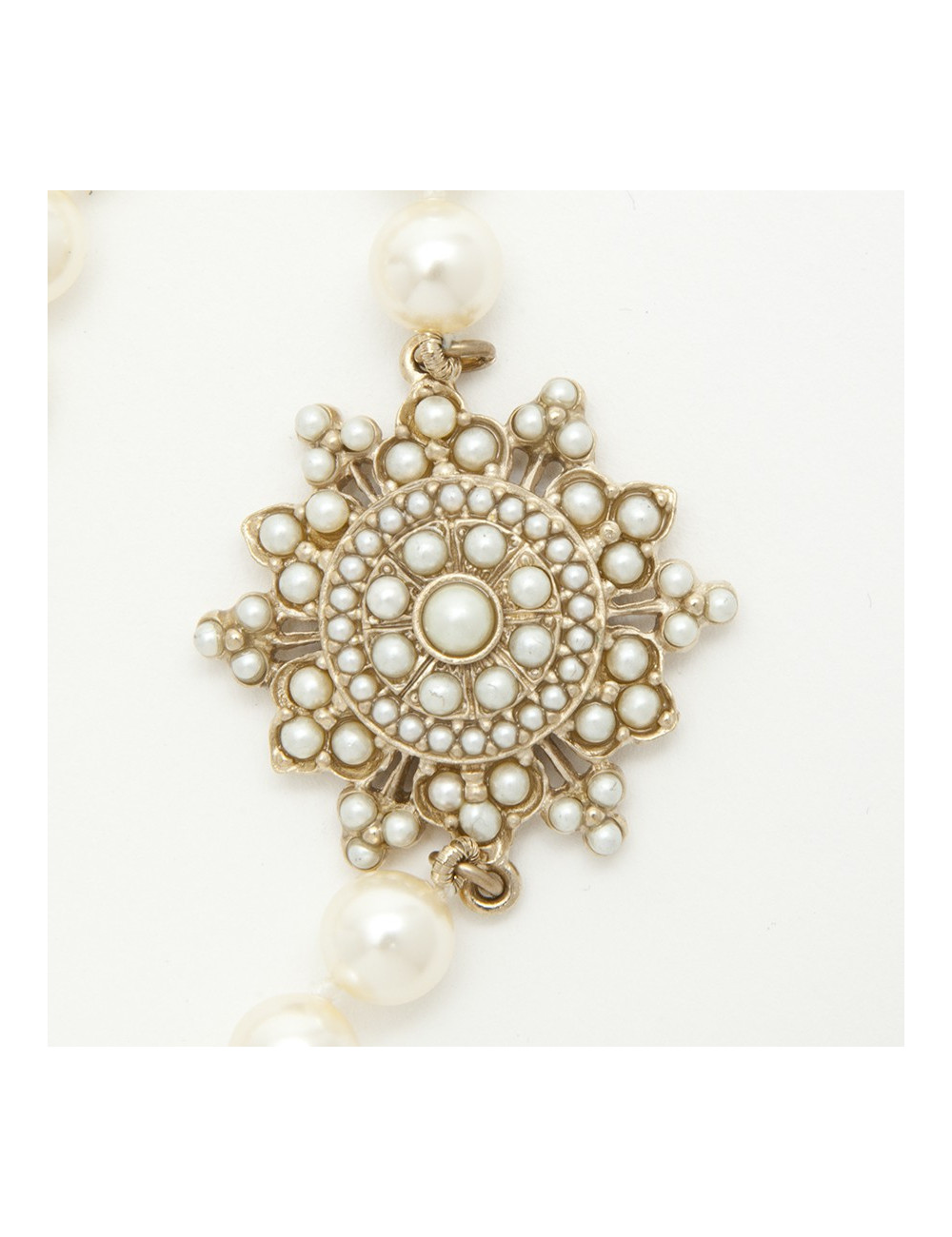 Sautoir CHANEL  perles nacrées