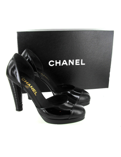 Escarpins CHANEL T37.5 en cuir vernis noir et cuir lisse