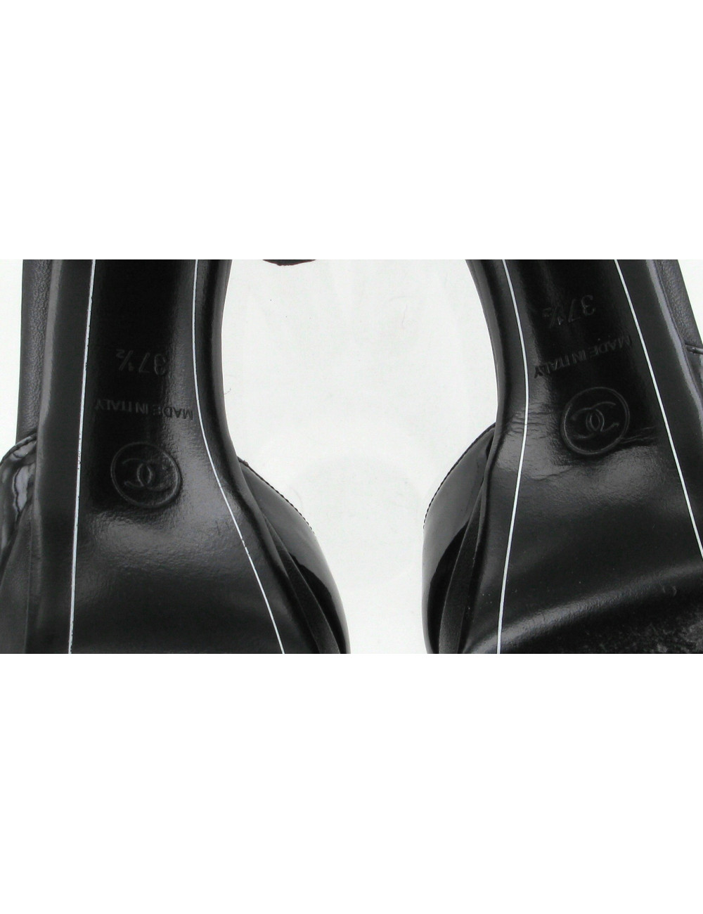 Escarpins CHANEL T37.5 en cuir vernis noir et cuir lisse