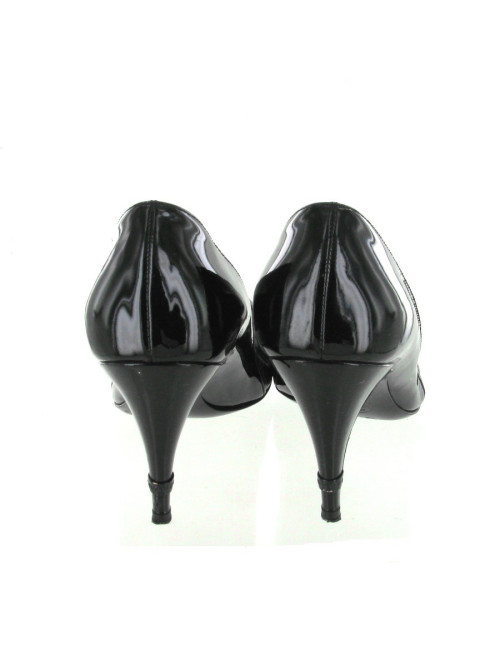 Escarpins CHANEL en cuir lisse et cuir vernis noir