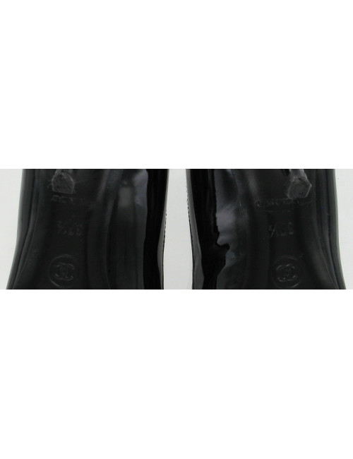 Escarpins CHANEL en cuir lisse et cuir vernis noir