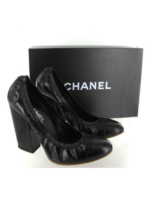 Escarpins CHANEL T38.5 en cuir lisse noir