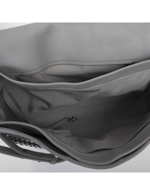 Sac CHANEL "Boy" en cuir gris Collector