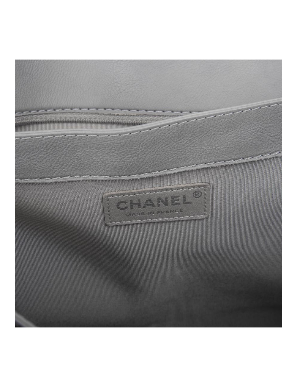 Sac CHANEL "Boy"  GM en cuir gris Collector