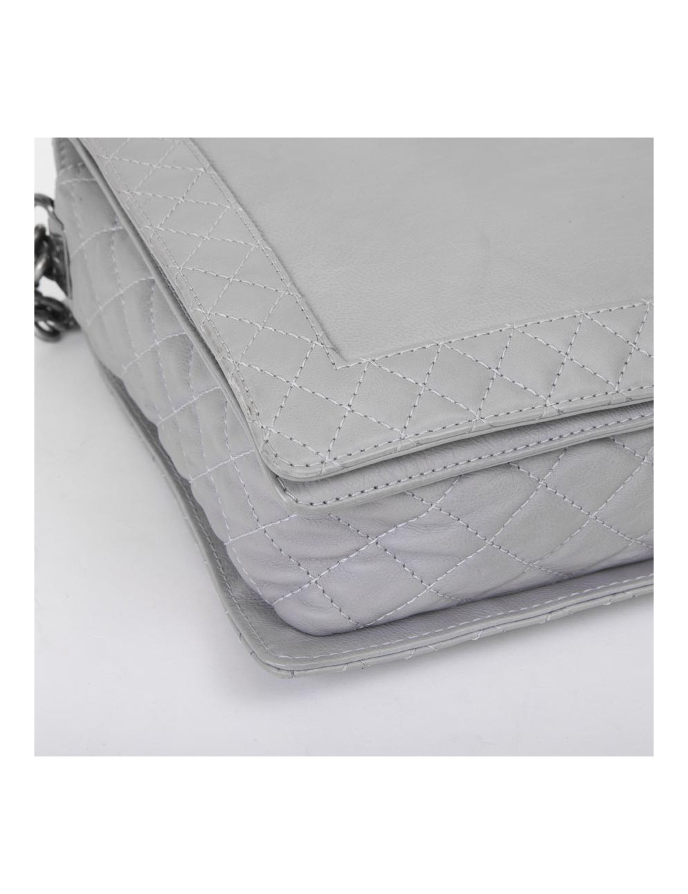 Sac CHANEL "Boy"  GM en cuir gris Collector