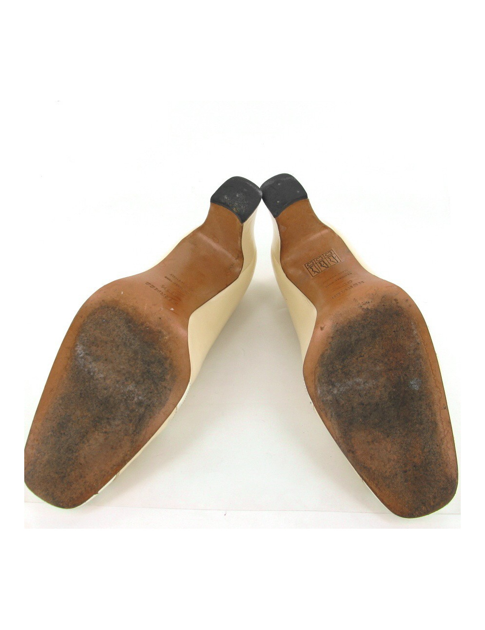 Escarpins HERMES T38.5 vintage en cuir verni beige