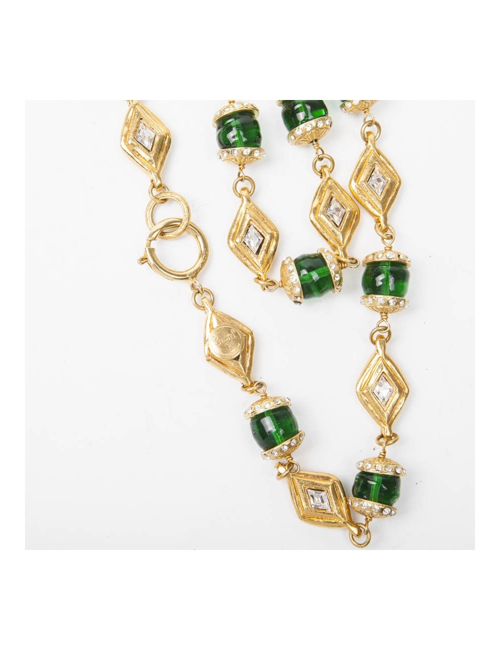 Sautoir CHANEL couleur doré et émeraude