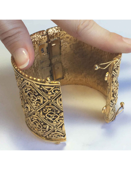 Manchette CHANEL vintage métal doré