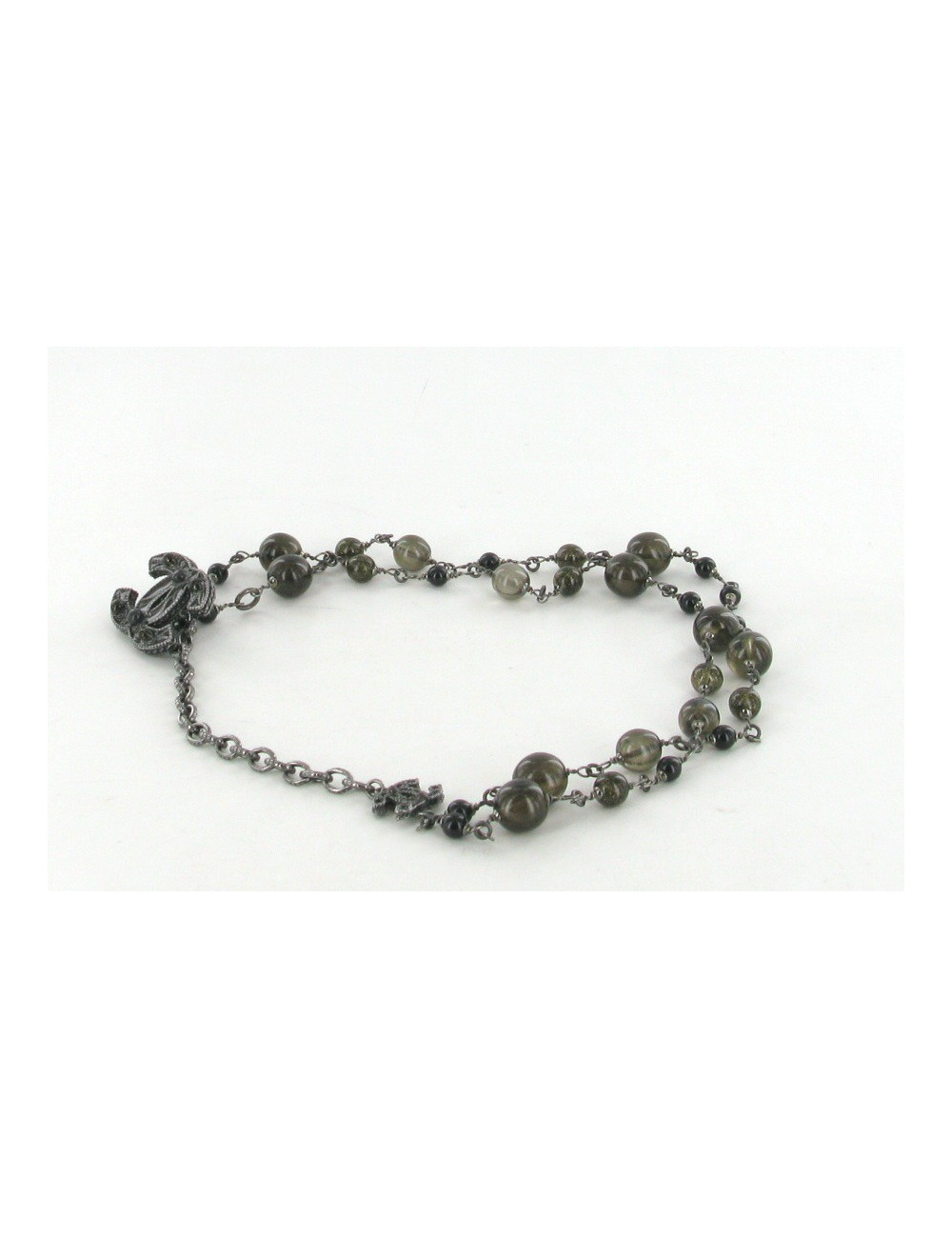 Ceinture-sautoir CHANEL en métal argenté et perles