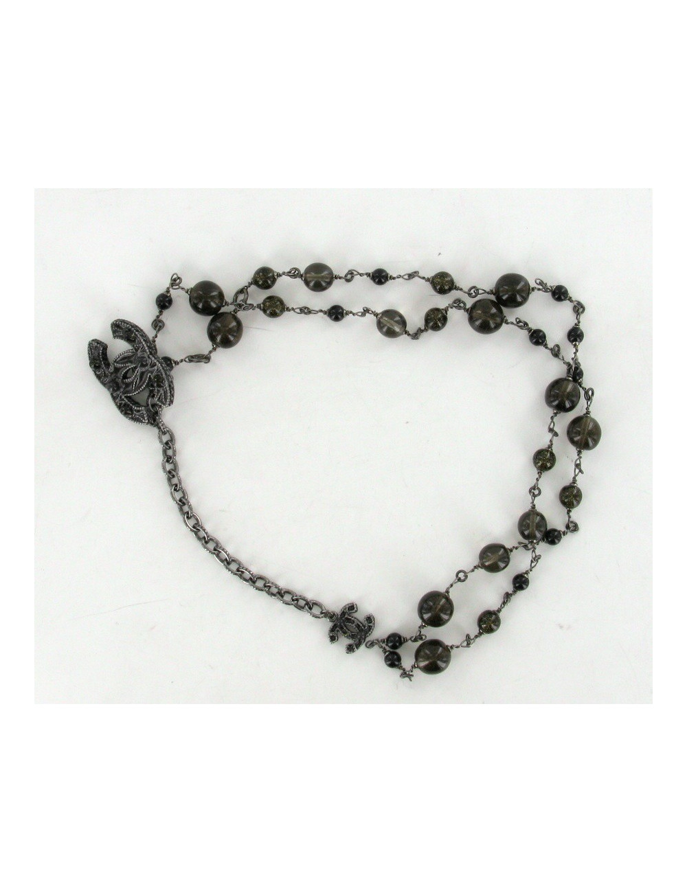 Ceinture-sautoir CHANEL en métal argenté et perles