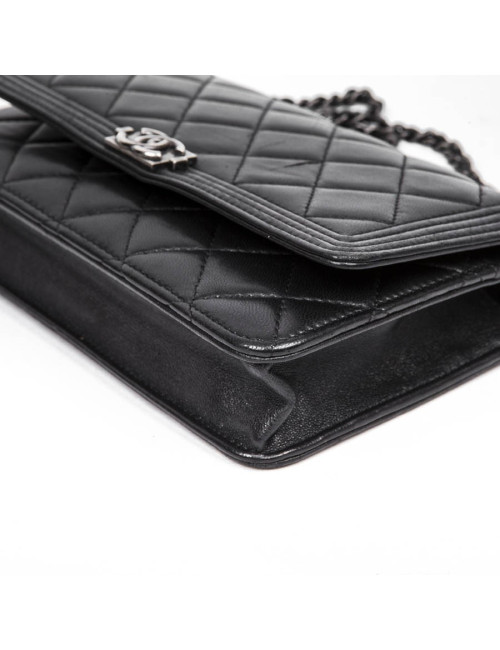 mini sac CHANEL en cuir d'agneau noir