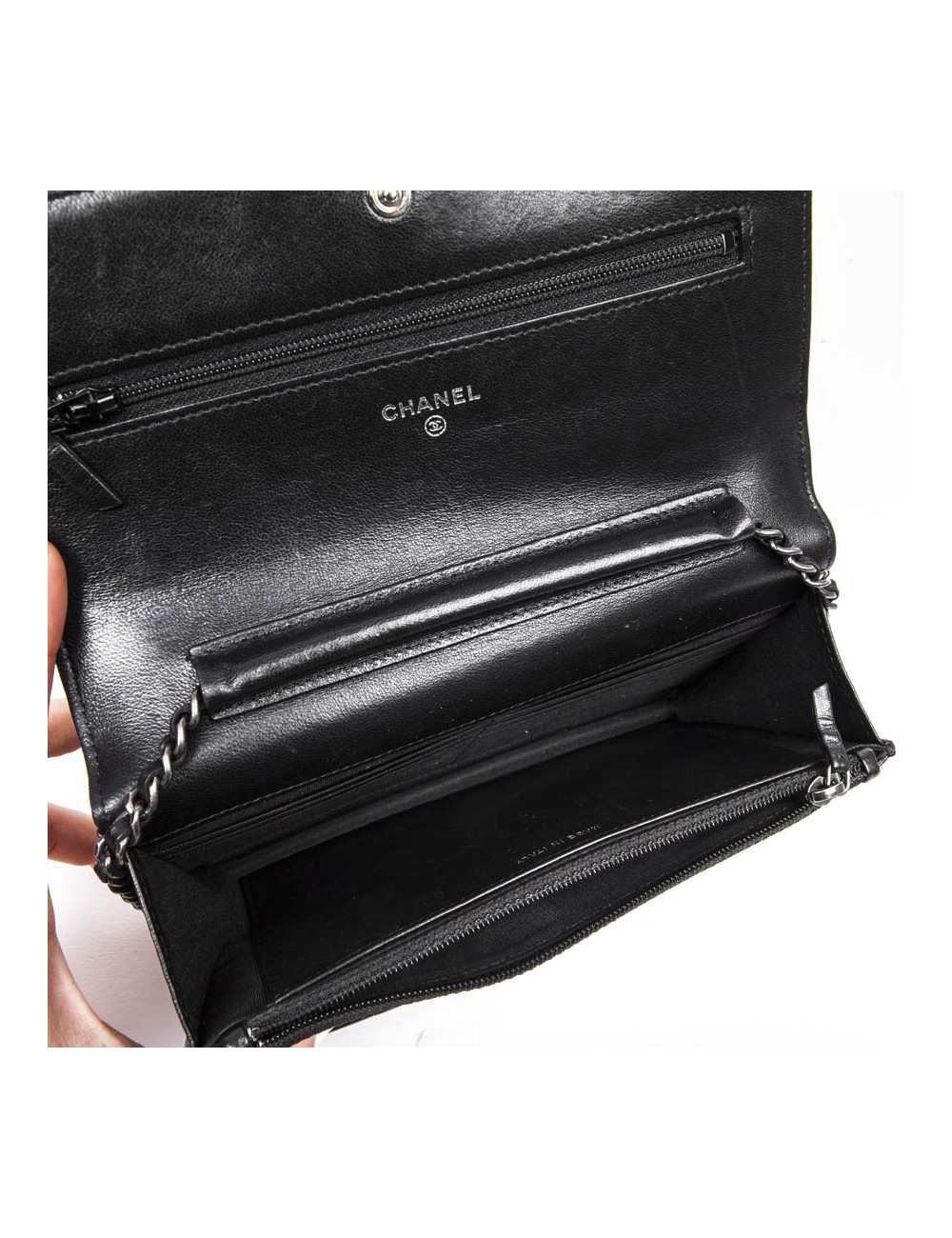 Mini sac CHANEL en cuir d'agneau noir fermoir "boy"