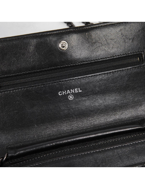 Mini sac CHANEL en cuir d'agneau noir fermoir "boy"