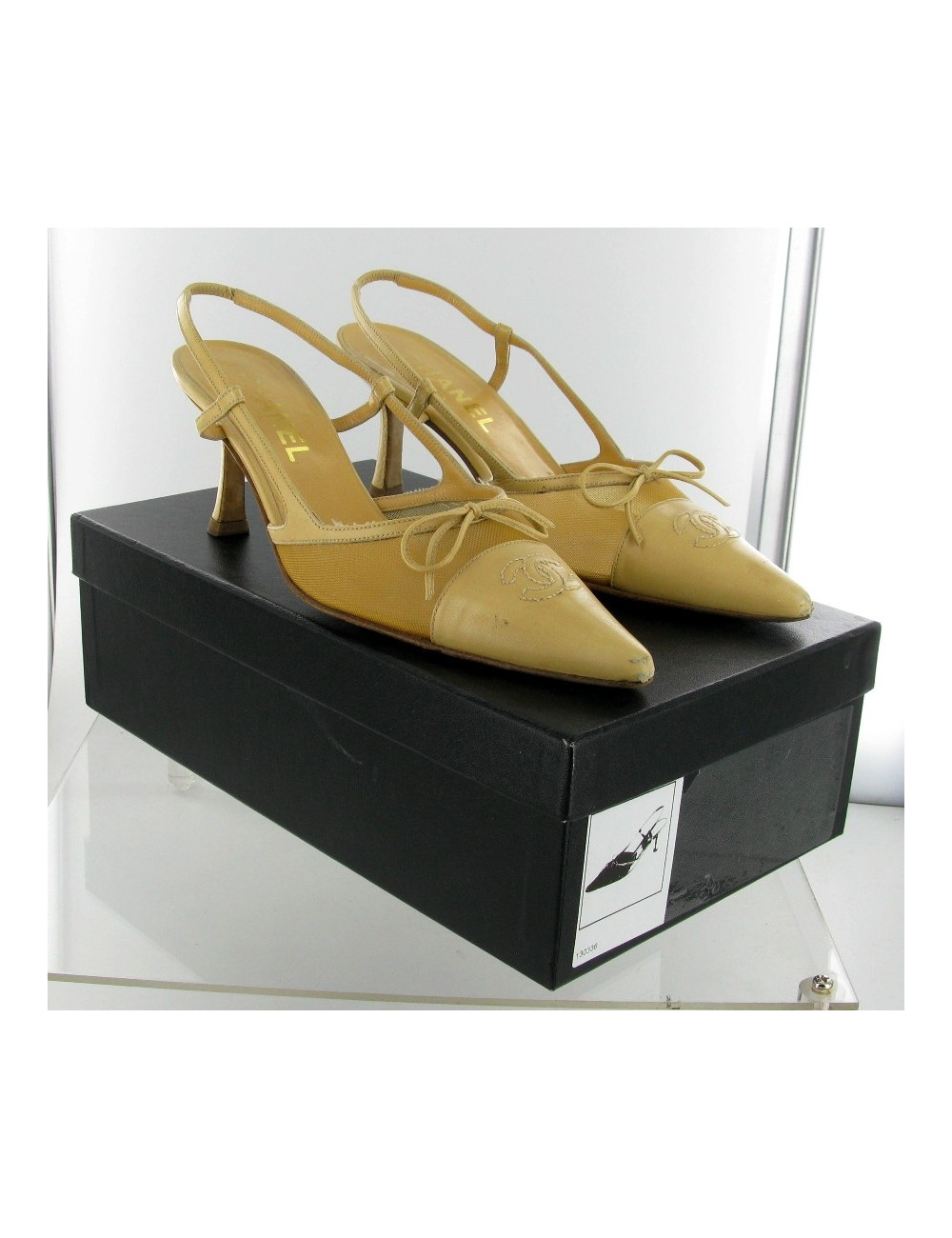 Escarpins cuir beige CHANEL