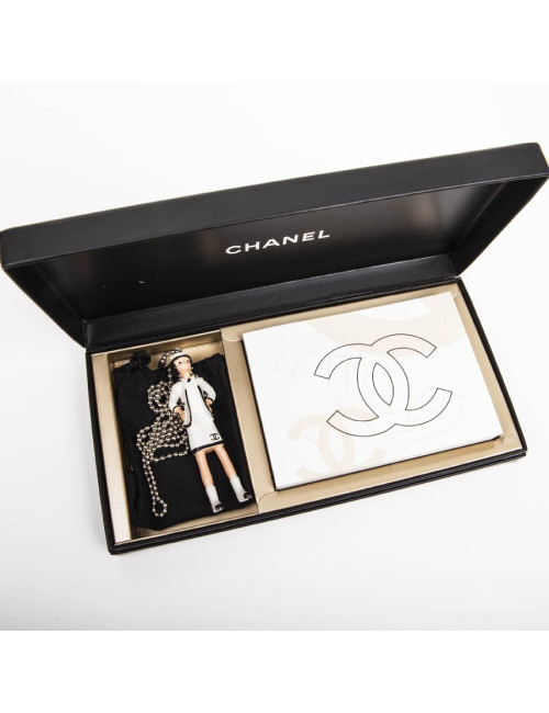Collier CHANEL et son livret 