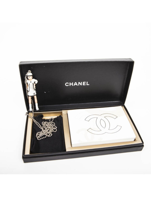 Collier CHANEL et son livret 