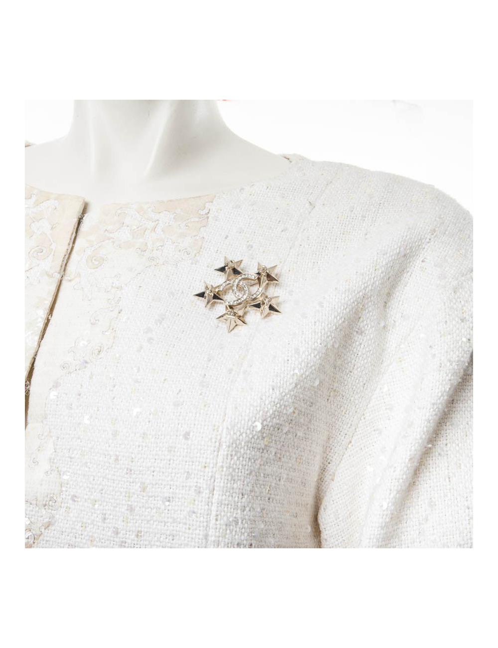 Broche "Paris-Dallas" CHANEL  avec double C  au centre strass