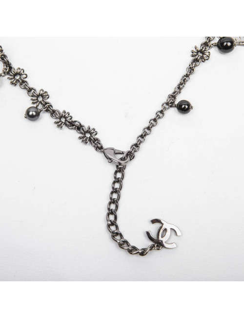 Collier CHANEL ras de cou et breloques